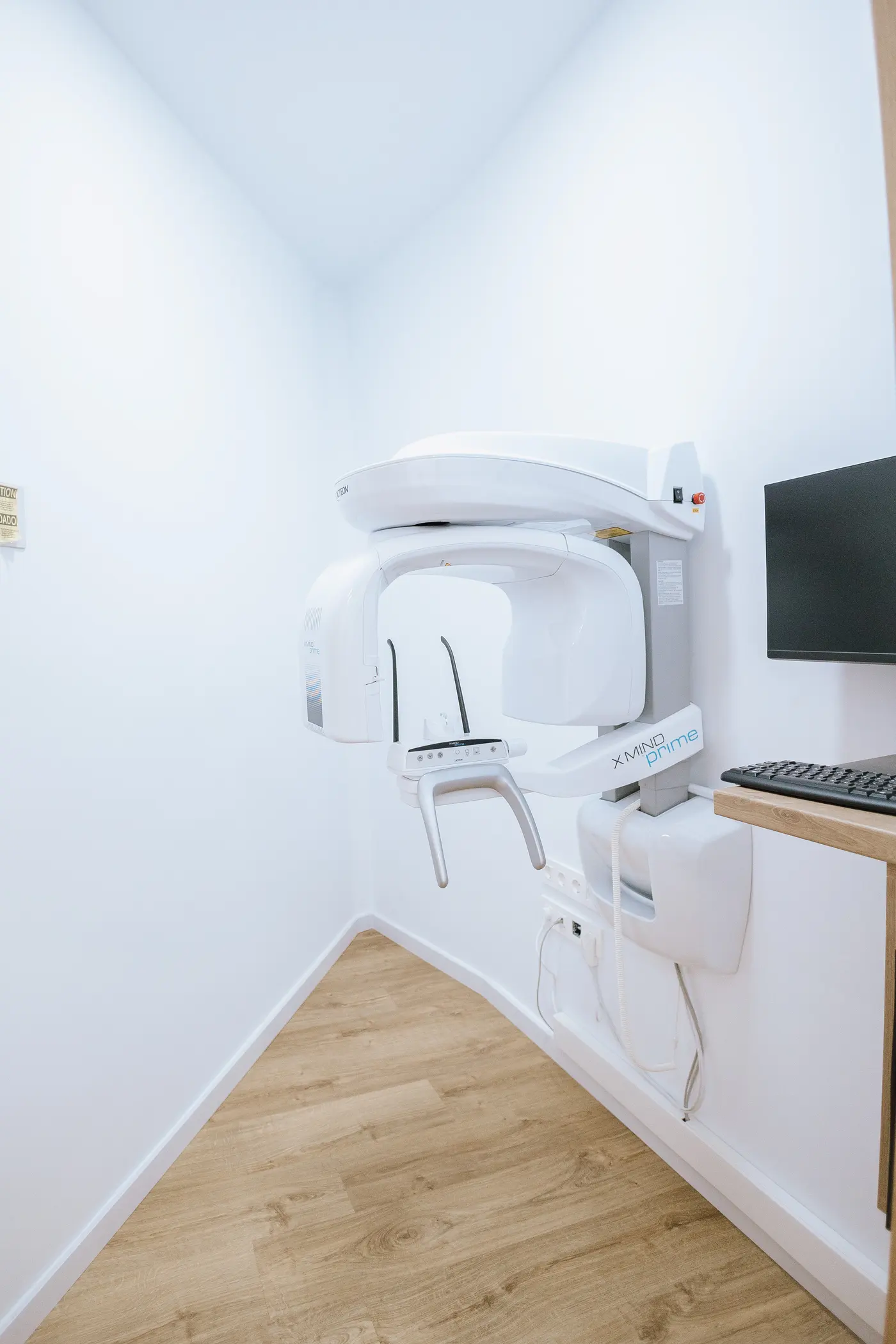 Sala de radiología de Clínica Balbea con equipo panorámico 3D